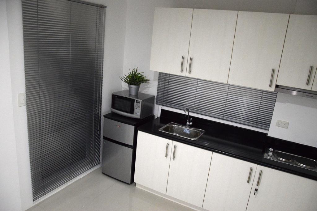 Jazz Makati Luxury Apartment Manila Exterior foto